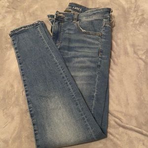 American Eagle light-medium wash hi-rise jegging